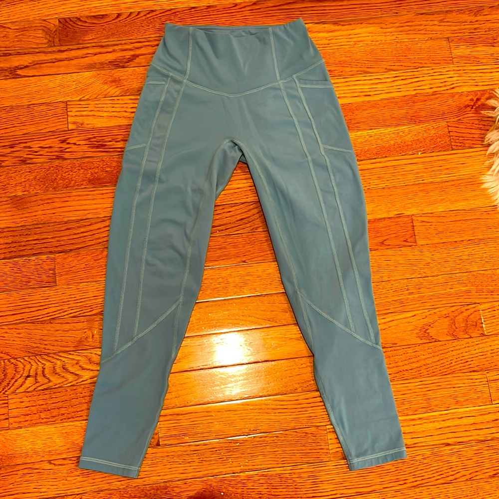 TYC effortless heart booty leggings